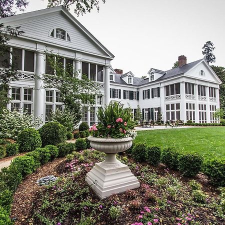 The Duke Mansion Bed & Breakfast Шарлът Екстериор снимка