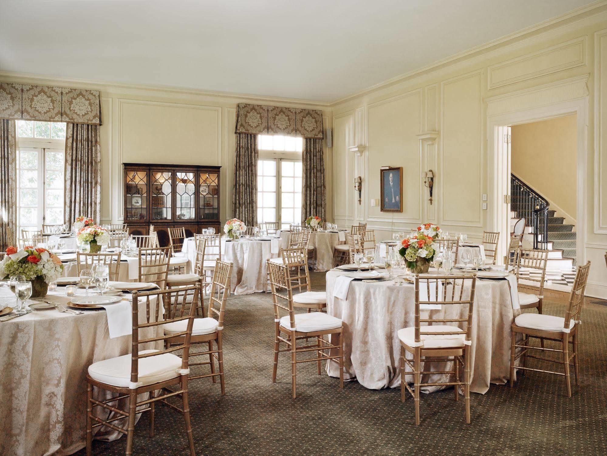 The Duke Mansion Bed & Breakfast Шарлът Екстериор снимка