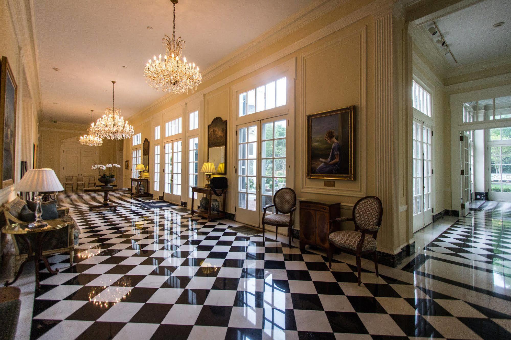 The Duke Mansion Bed & Breakfast Шарлът Екстериор снимка